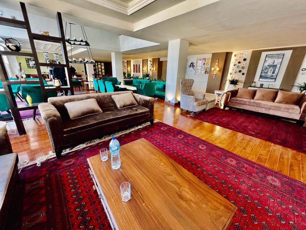 Shelton Suites Bhurban Kültér fotó